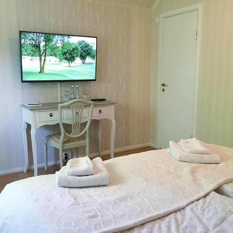 Herrgards Hotell Gyllene Haesten Вестервик Экстерьер фото