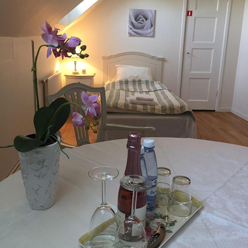 Herrgards Hotell Gyllene Haesten Вестервик Экстерьер фото