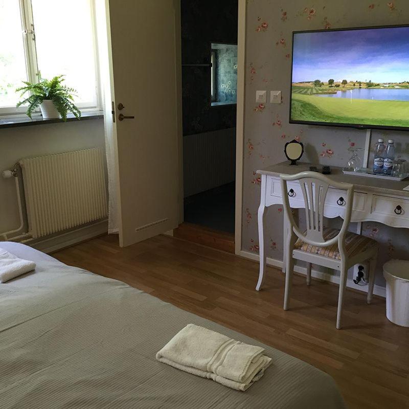 Herrgards Hotell Gyllene Haesten Вестервик Экстерьер фото