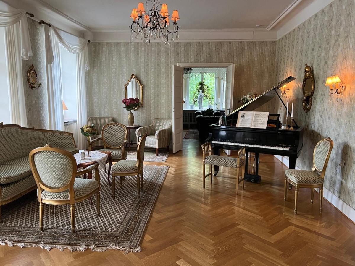 Herrgards Hotell Gyllene Haesten Вестервик Экстерьер фото