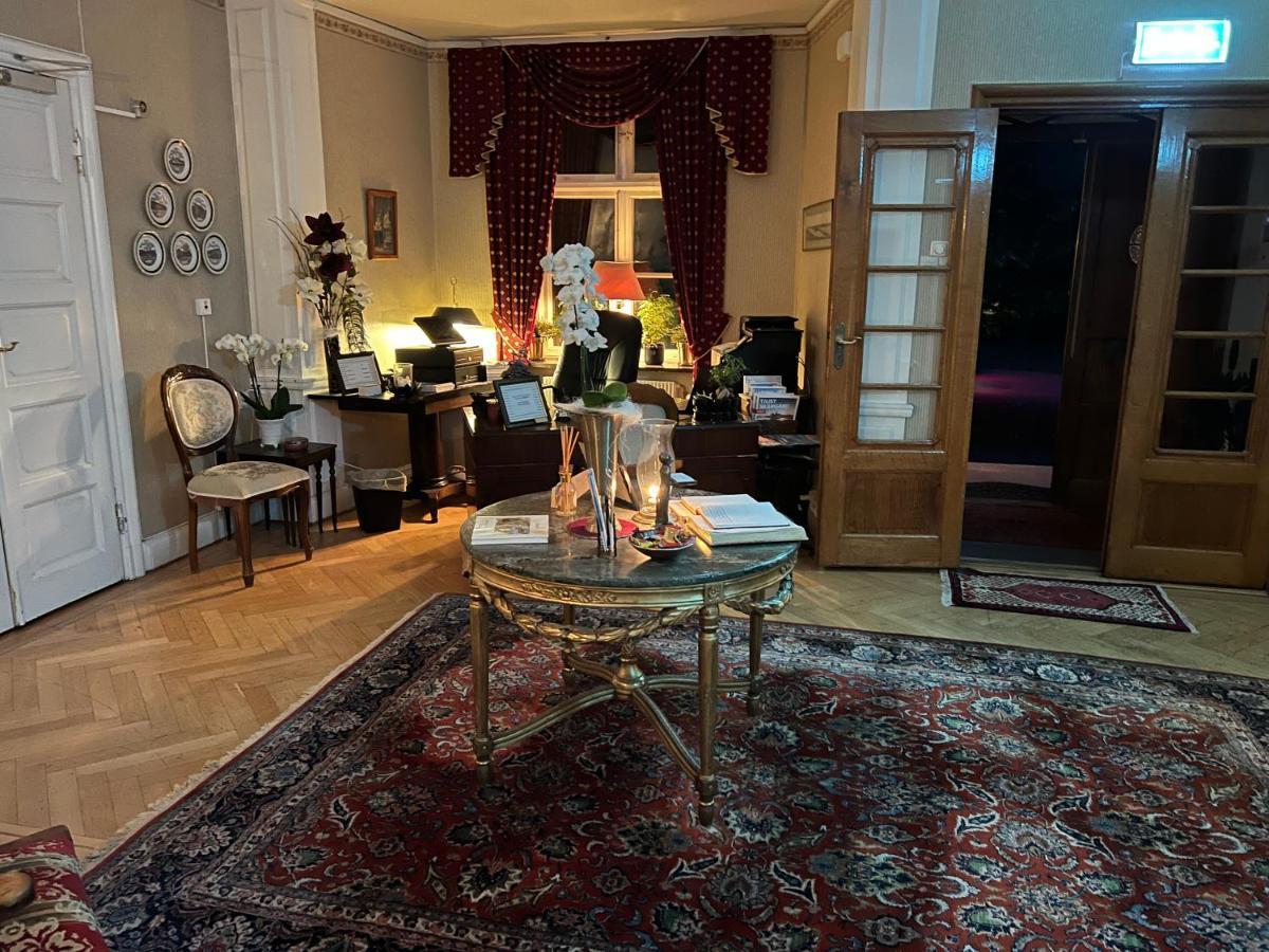 Herrgards Hotell Gyllene Haesten Вестервик Экстерьер фото